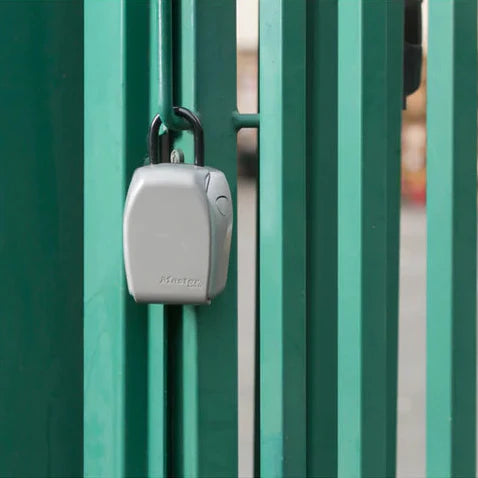 MasterLock - Vegg / Bøylemontert Nøkkelboks med 4-Sifret Kode - Game-On.no