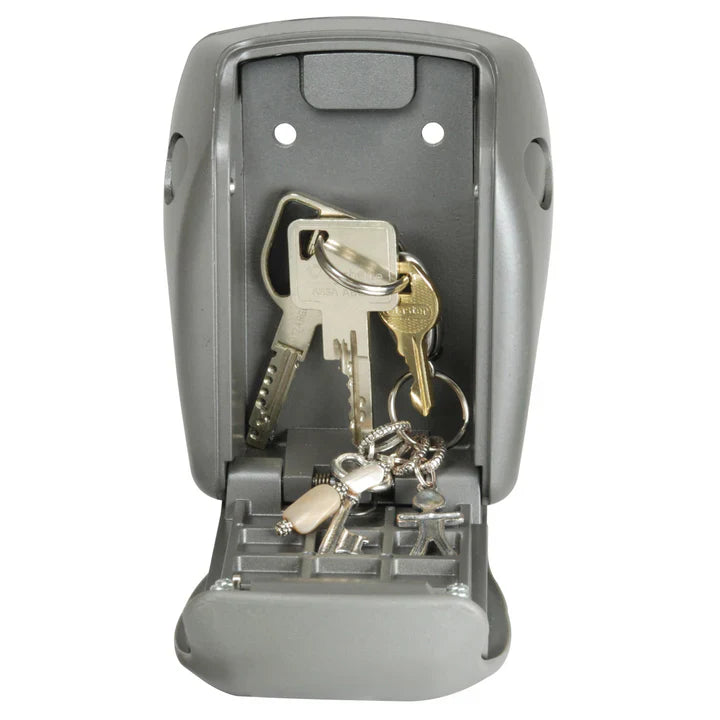 MasterLock - Forsterket Veggmontert Nøkkelboks med 4‑sifret Kode - Game-On.no