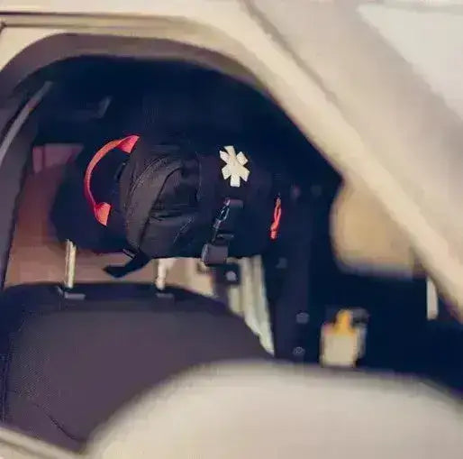 Sanitetslomme til Bil - Vehicle Med Kit - Cordura® Rød - Game-On.no