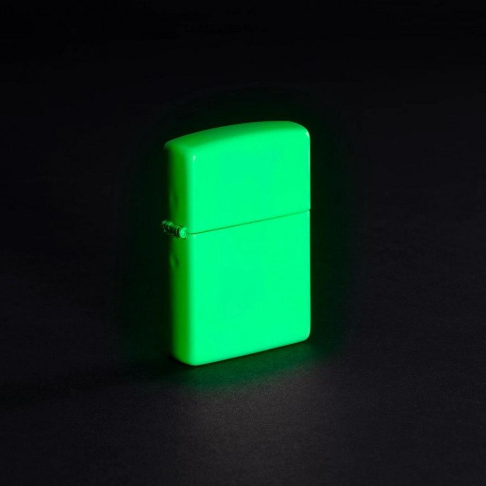 Zippo - Klassisk Hvit Selvlysende Lighter - gameon.eu